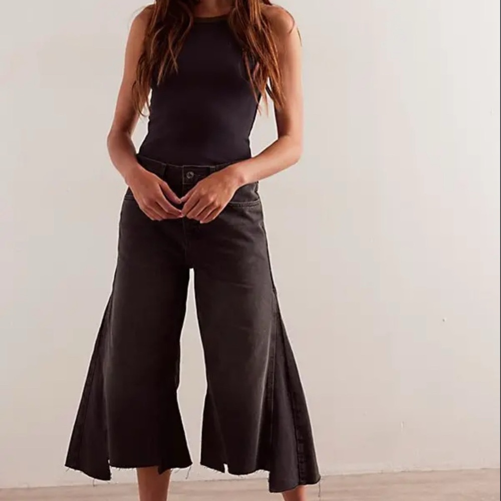 We the Free Ripple Wide Leg Crop- Fade to Black NWT- Size 27